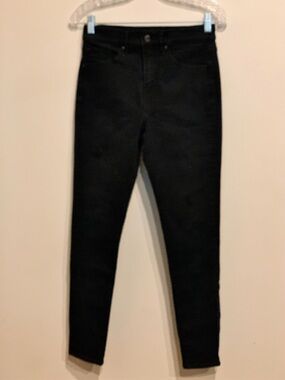 Black skinny jeans